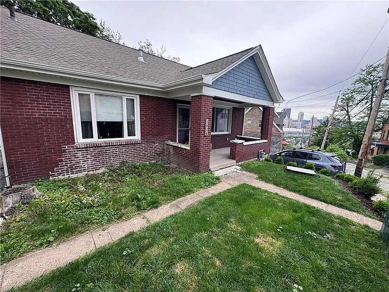1524 Warren St — Photo 3