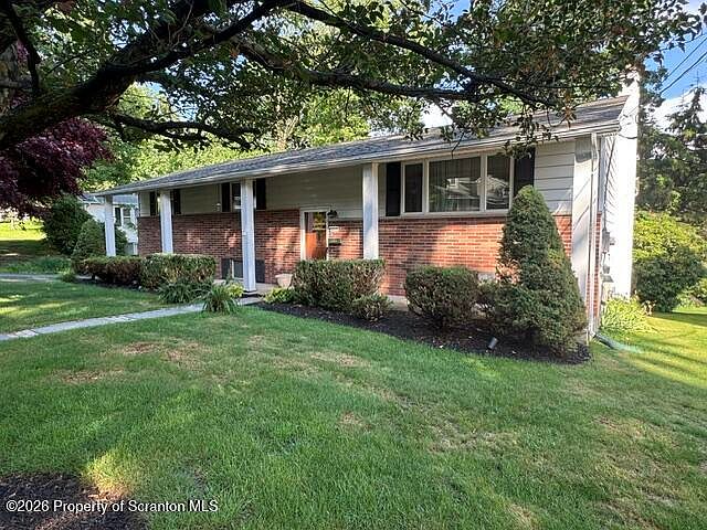 1st image of 603 Oak Ln