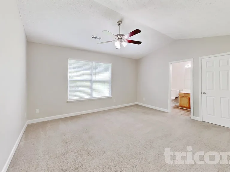 649 Belgium Dr — Photo 6