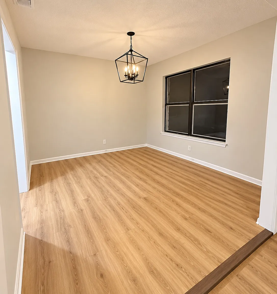 3 bed, 1997 sqft, $2,325 — Photo 4