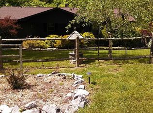 887 Dry Valley Rd, Thorn Hill, TN 37881