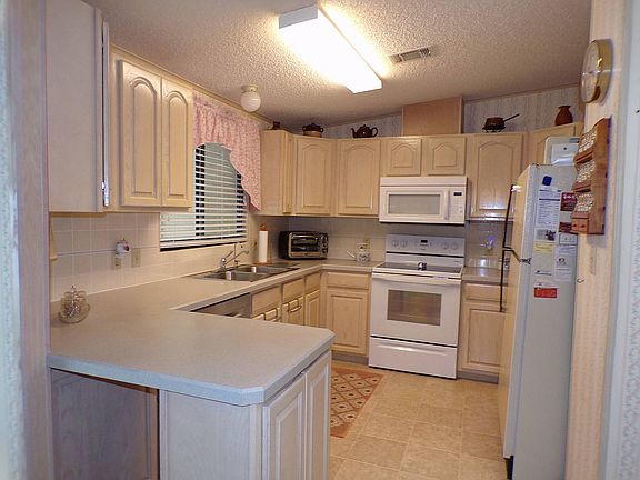 3rd image of 987 Quail Dr