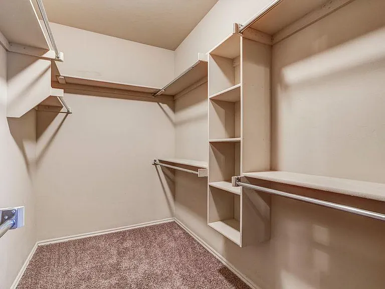 114 Ashley Dr — Photo 13