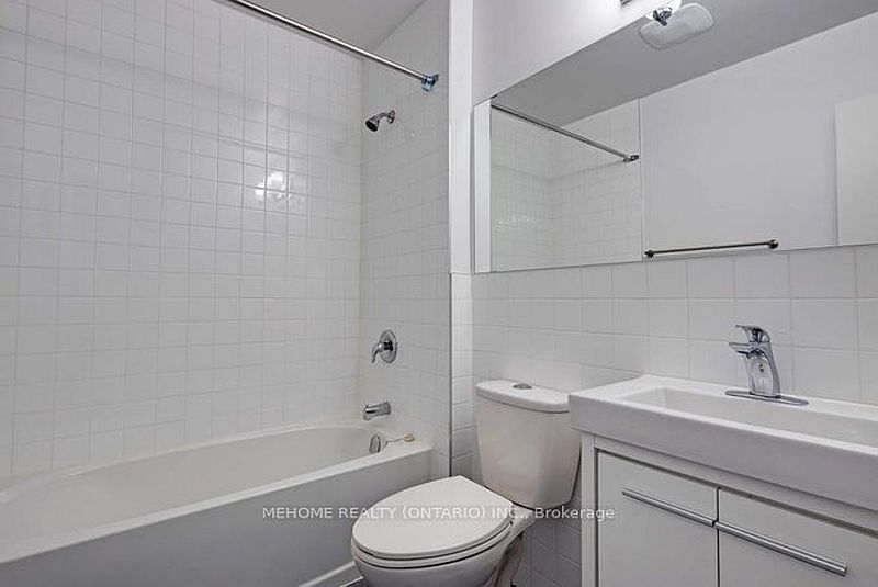 Toronto Townhouse for rent - 2 Bedrooms — photo 7