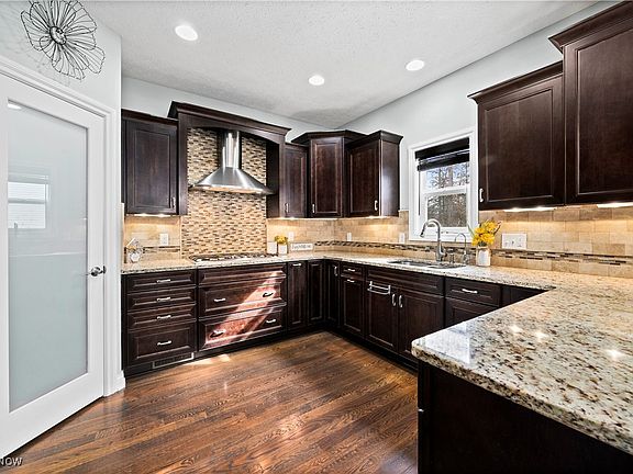 4th image of 9381 Rockys Ct