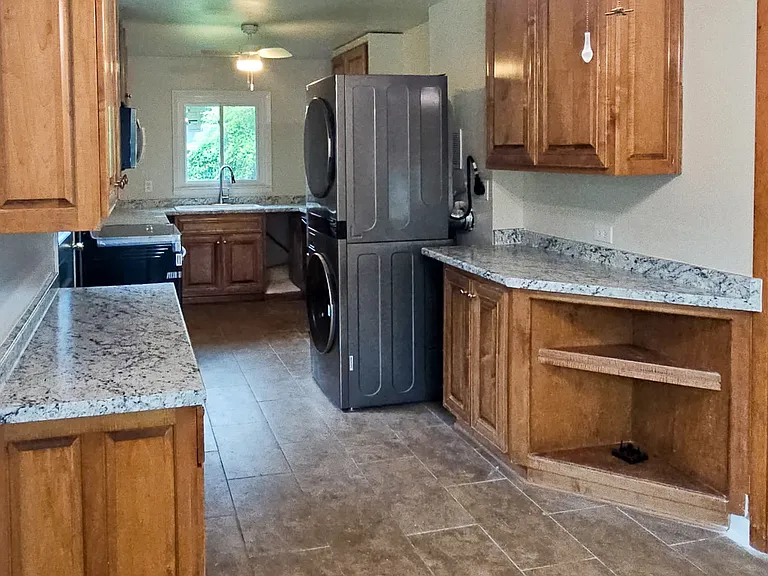 432 Northcrest Dr — Photo 7