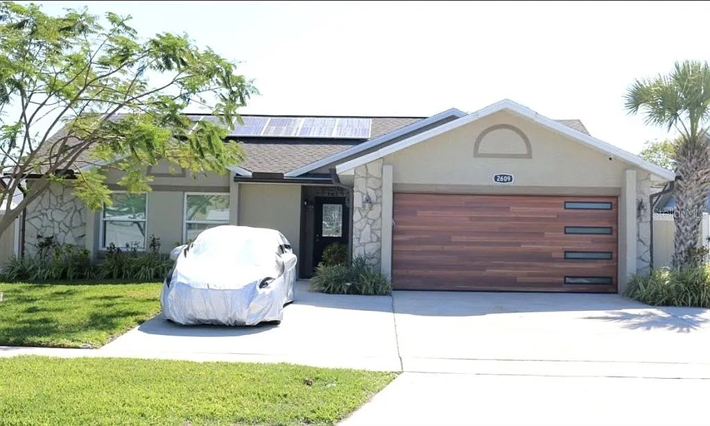 3 bed, 2.0 bath, 1280 sqft, $2,600 — Photo 1