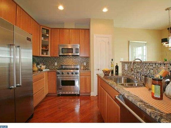 2nd image of 2674 Honeysuckle Ln
