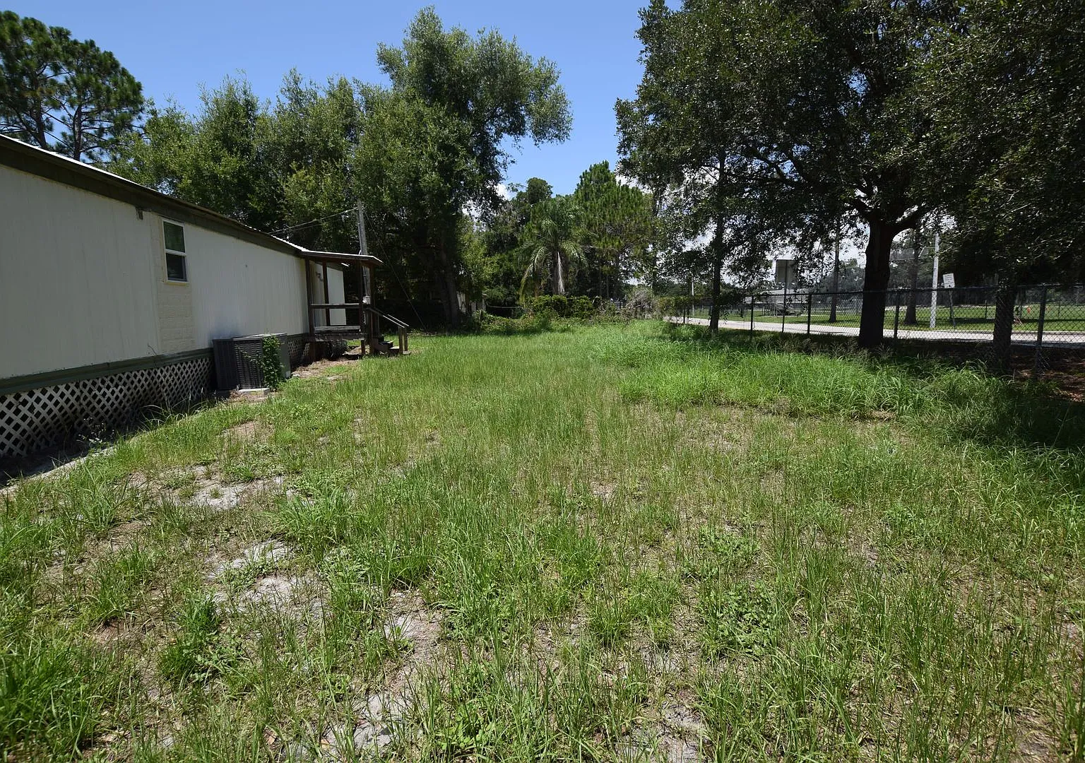 2 Bedroom 1 Bath Mobile Home For rent at 5101 N. Kaliga Drive St. Cloud FL 34771. — Photo 4