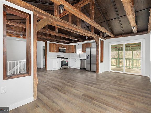 3rd image of 43 Cashew Ln