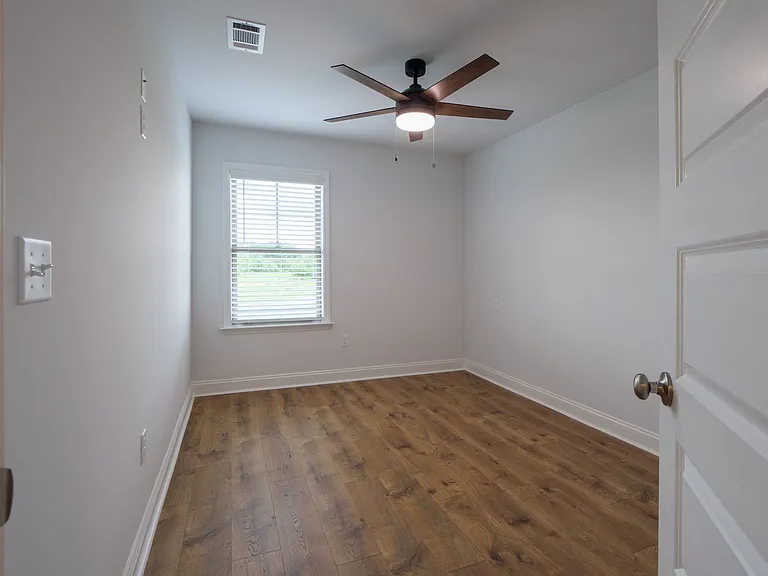 5033 Hamilton Cir — Photo 32
