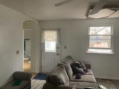 4th image of 44 Shotwell Ave