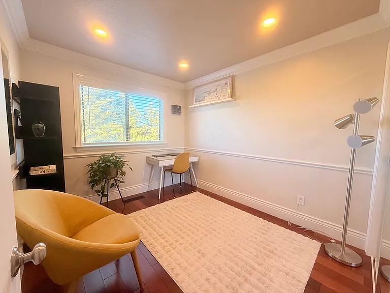 Guest Bedroom / Office