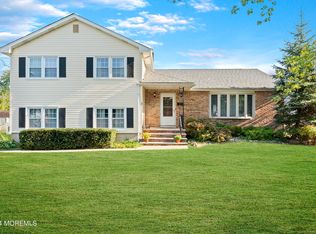 3 Elizabeth Dr, Matawan, NJ 07747