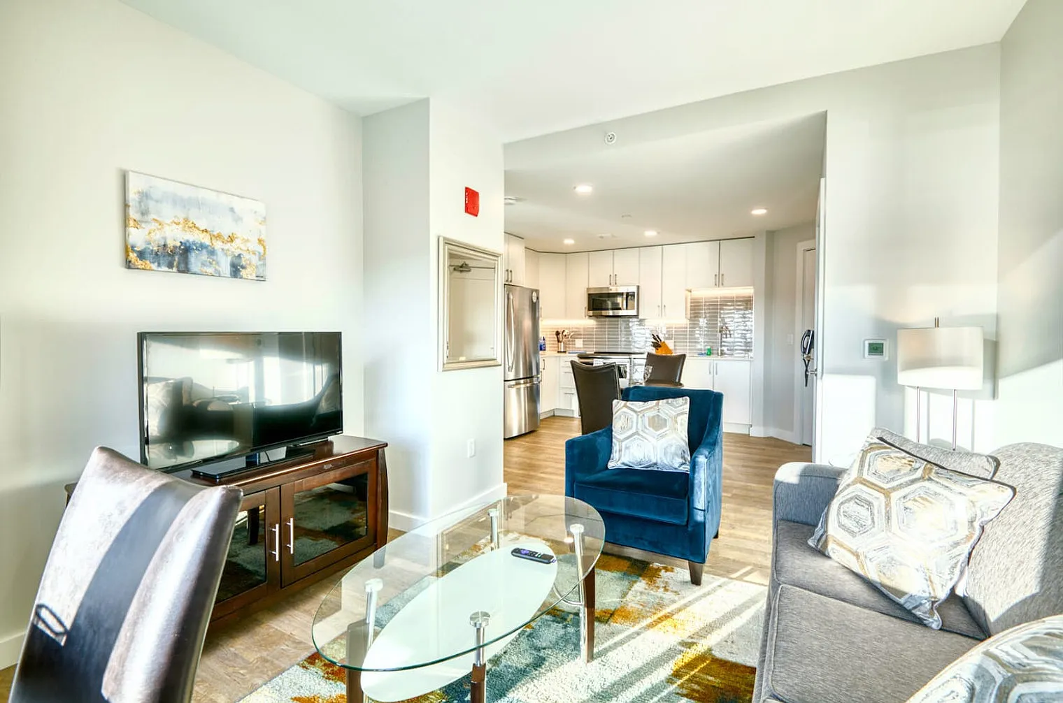 1 bed, 1.0 bath, 538 sqft, $3,928 — Photo 2