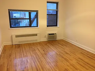 Rented by Metropolis Real Estate of Manhattan