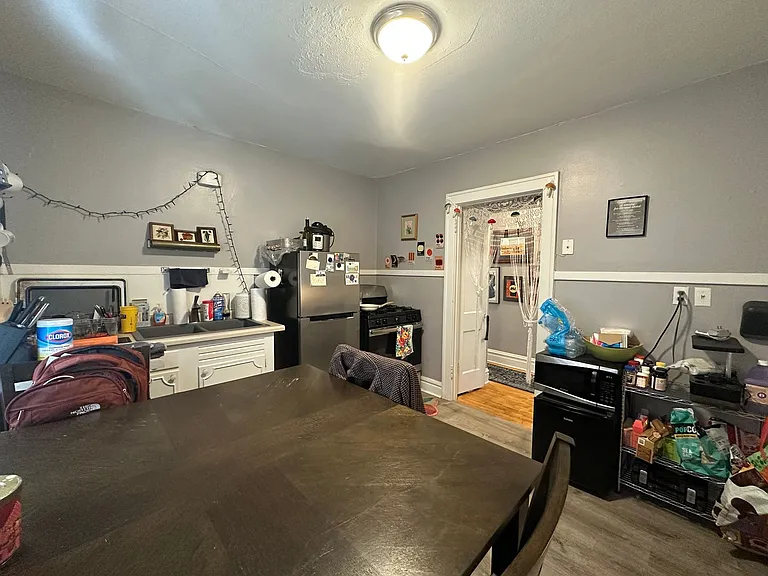 205-207 S Henry St — Photo 11