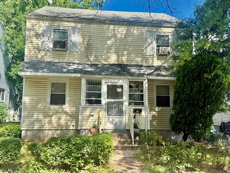 1st image of 72 Hanford St