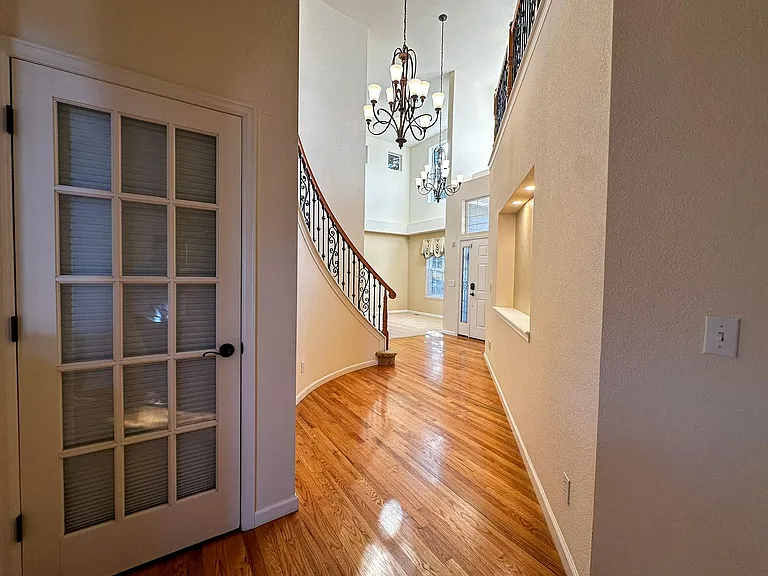 7856 Stonedale Dr — Photo 9