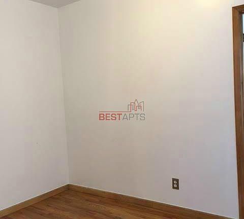 4th image of 265 E 10th St APT 4