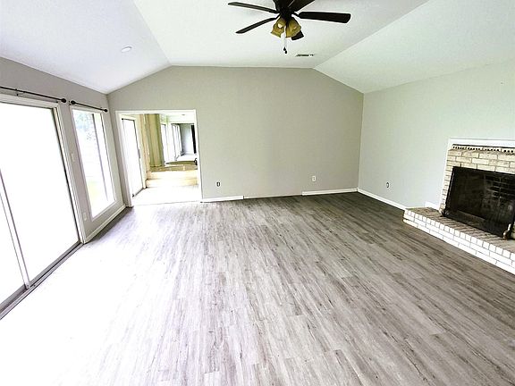 5th image of 1202 Taylor St