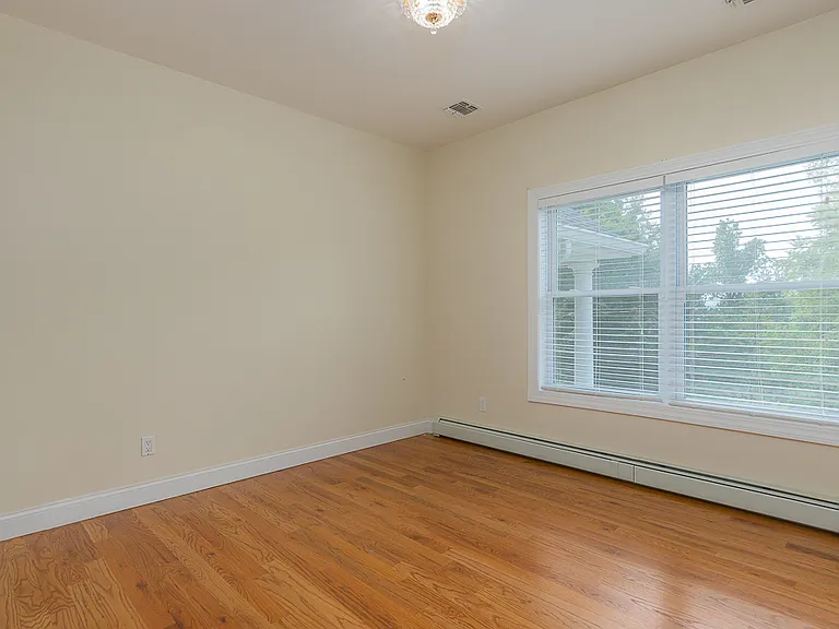 69 Heights Rd — Photo 14