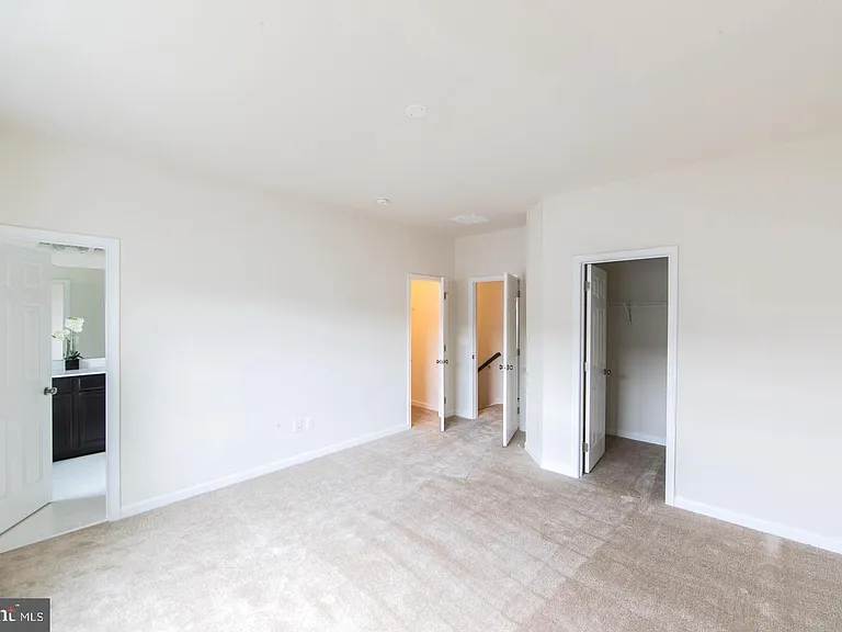 233 Upper Brook Ter — Photo 8