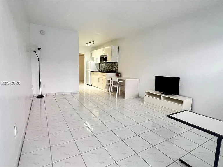 1234 Euclid Ave #4 — Photo 2