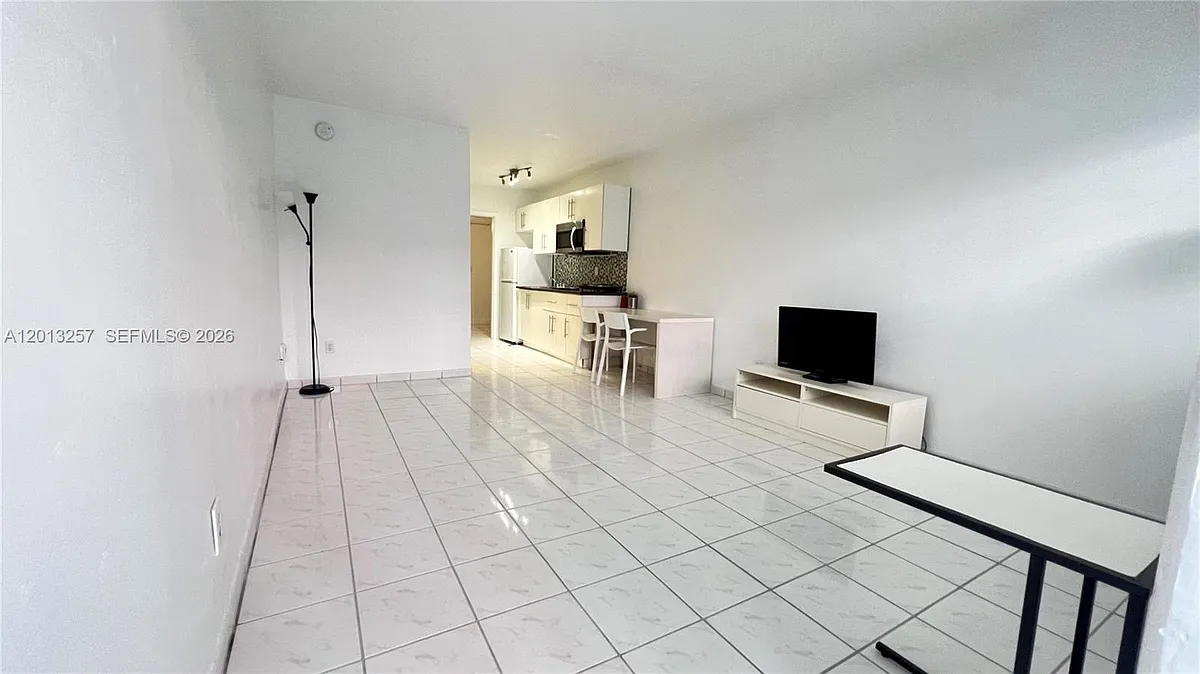 Building Photo - 1234 Euclid Ave #4