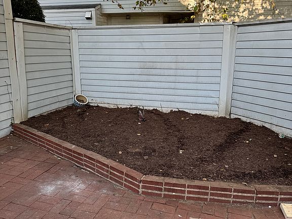 2nd image of 7039 Stonington Ln