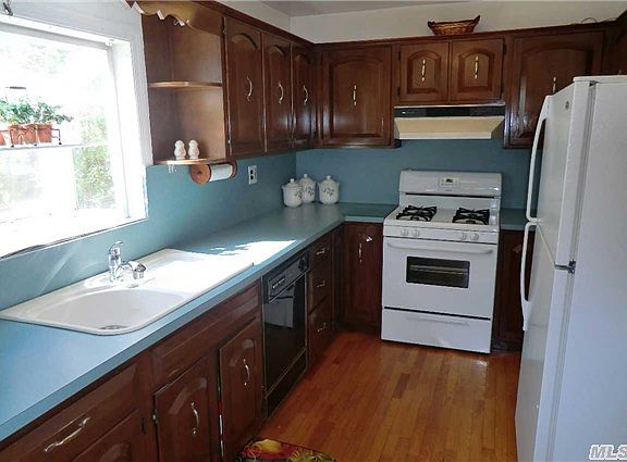 5th image of 56 Gardner Ave