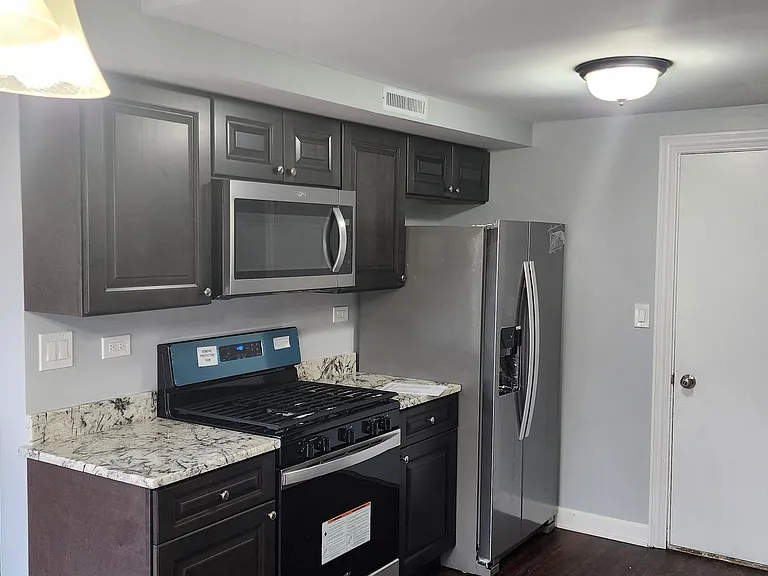 209 Coral Ct — Photo 14