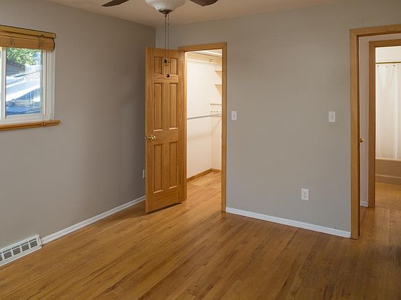 2nd image of 1075 Edinboro Dr