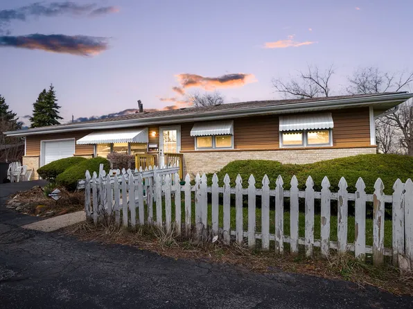 1714 Hebron Ave, Zion, IL 60099