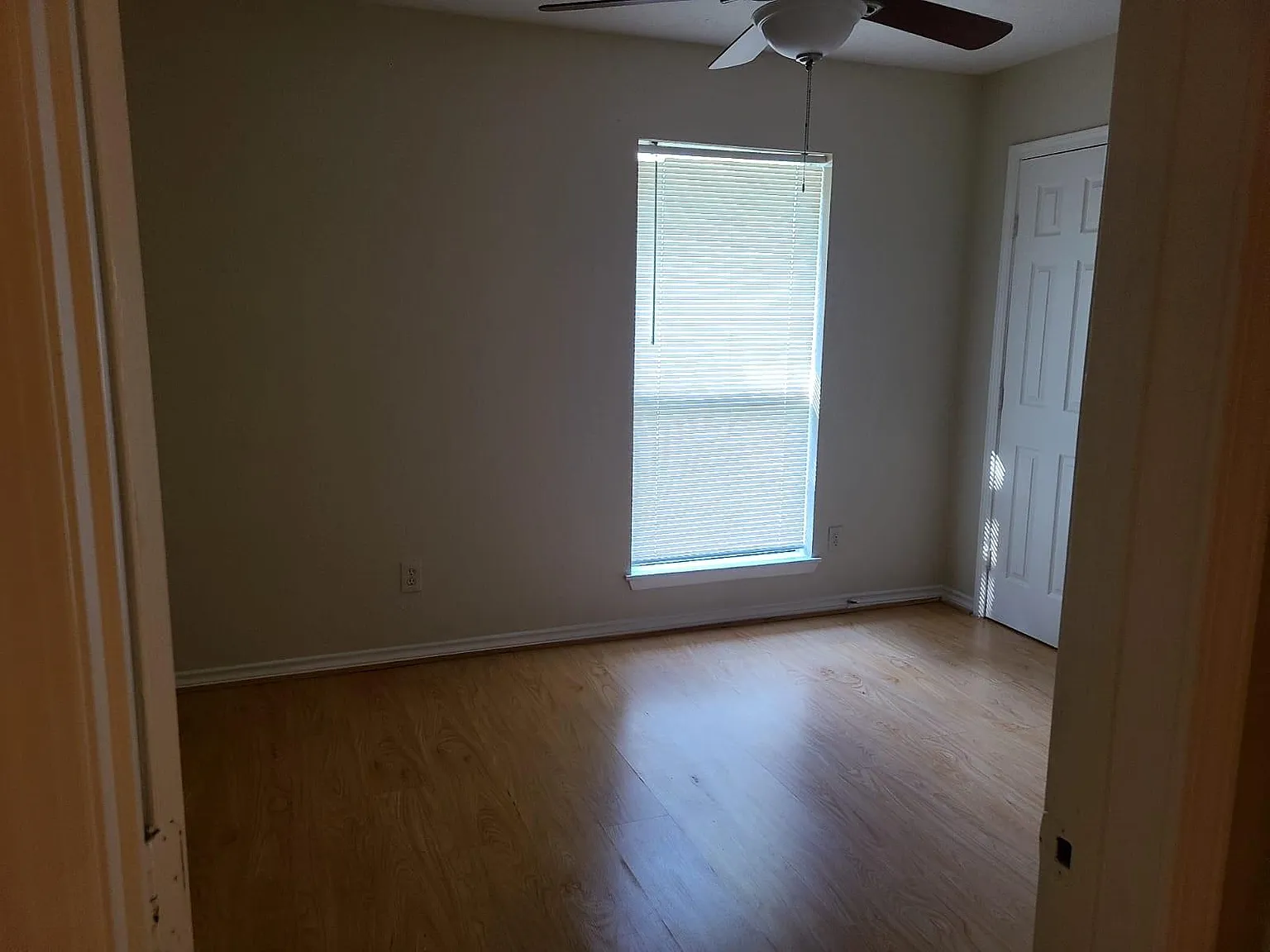 3 bed, 2.0 bath, 1551 sqft, $1,600 — Photo 3