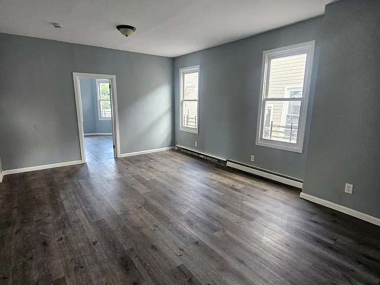 245 21st St #3 — Photo 3