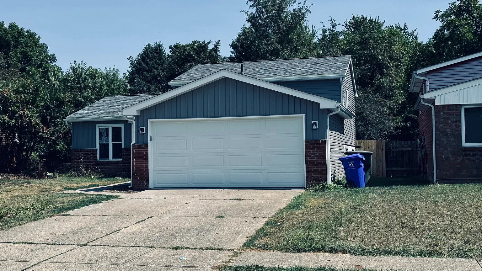 2906 Falcon Bridge Dr photo 1
