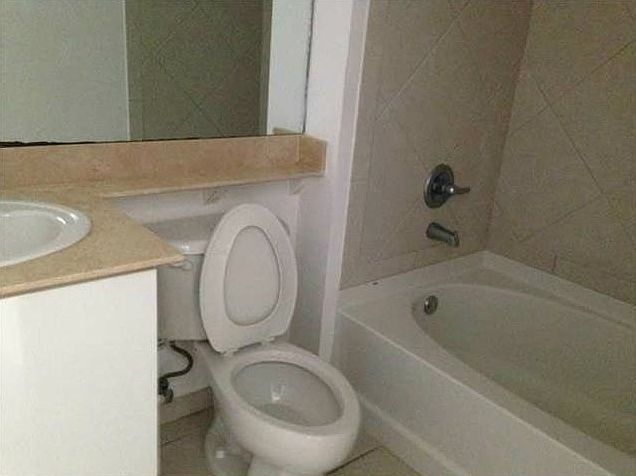 2nd image of 325 Biscayne Blvd #2420