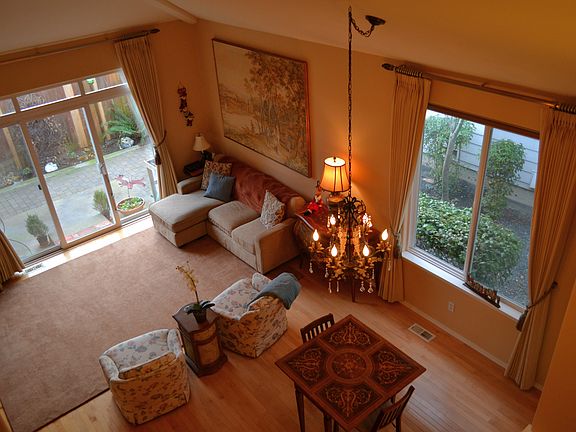 Soaring Ceiling & Hdwd Floor