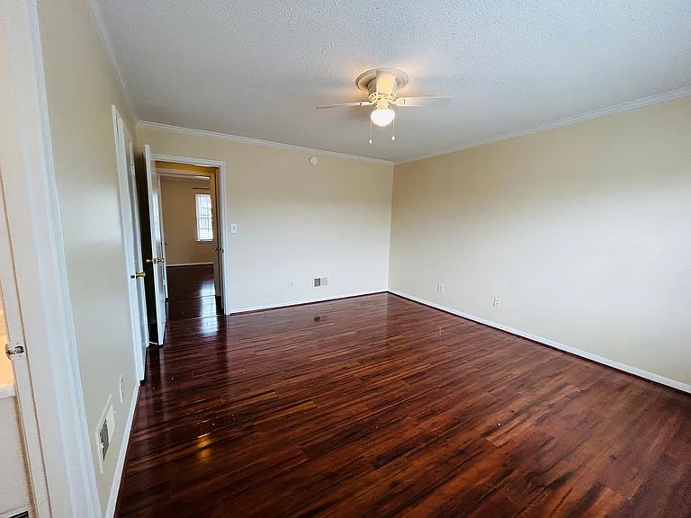 4725 Tower Rd — Photo 18
