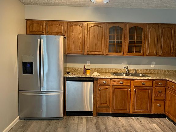 Here_s the kitchen with new flooring and all appliances.