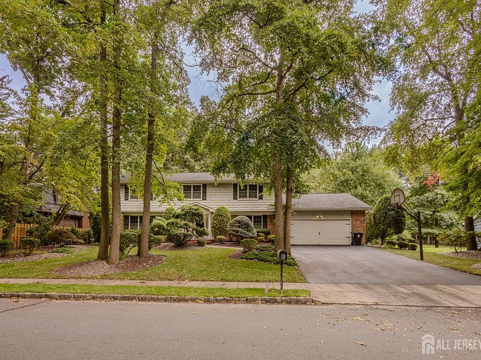 1st image of 6 Burlington Ln