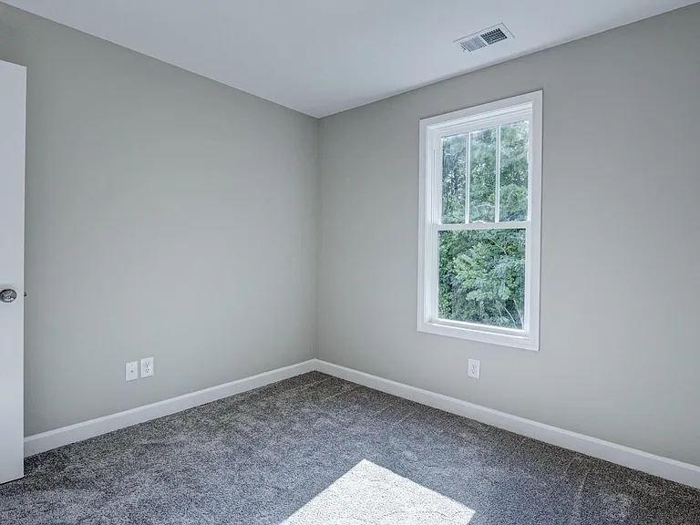 154 Lincoln Place Cir — Photo 16