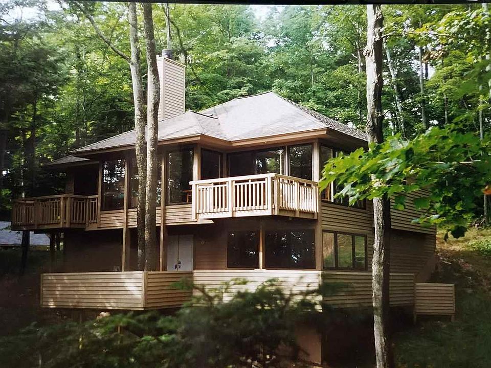 1st image of 3172 Crystal Dr