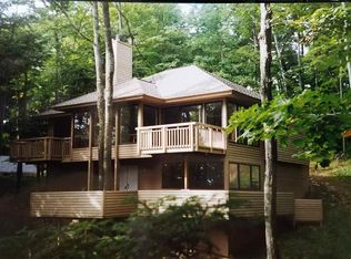 3172 Crystal Dr, Beulah, MI 49617