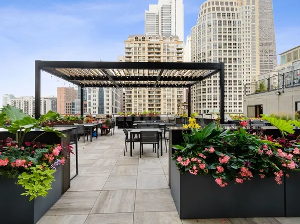 30 E Huron St, Chicago, IL