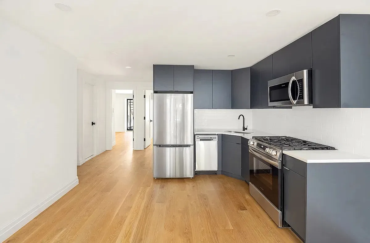12 Pilling Street — Photo 3