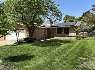 306 Sunnycrest Ct W, Urbana, IL 61801