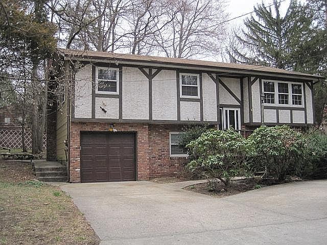 1st image of 22 Whitney Ln