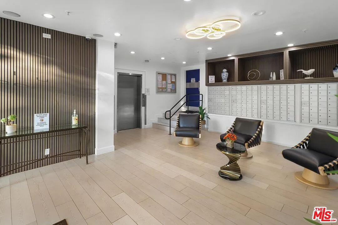 2 bed, 2.0 bath, 1043 sqft, $4,400 — Photo 4